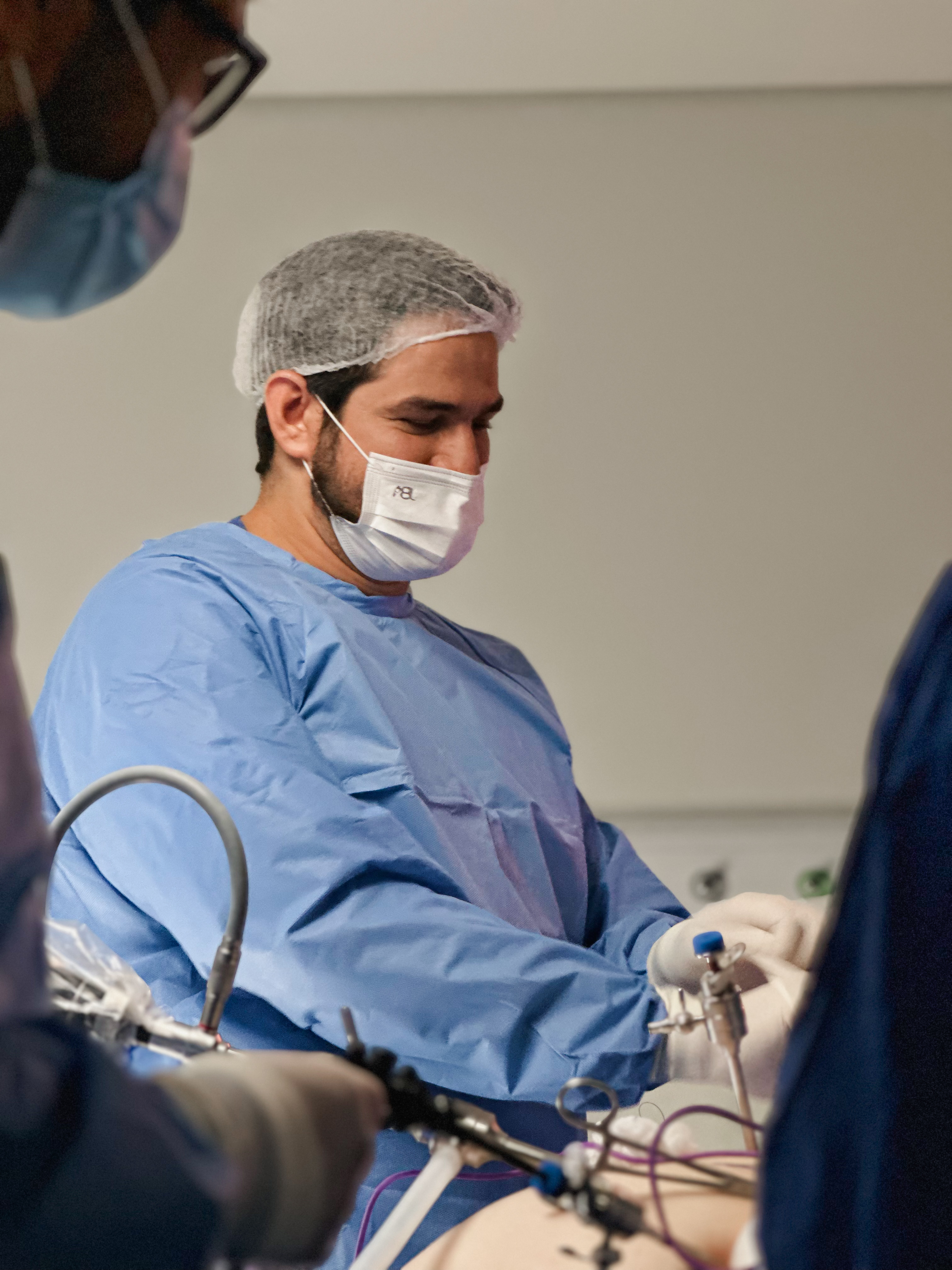 Dr. Vitor Sarmento Carneiro - Cirurgião Oncológico
