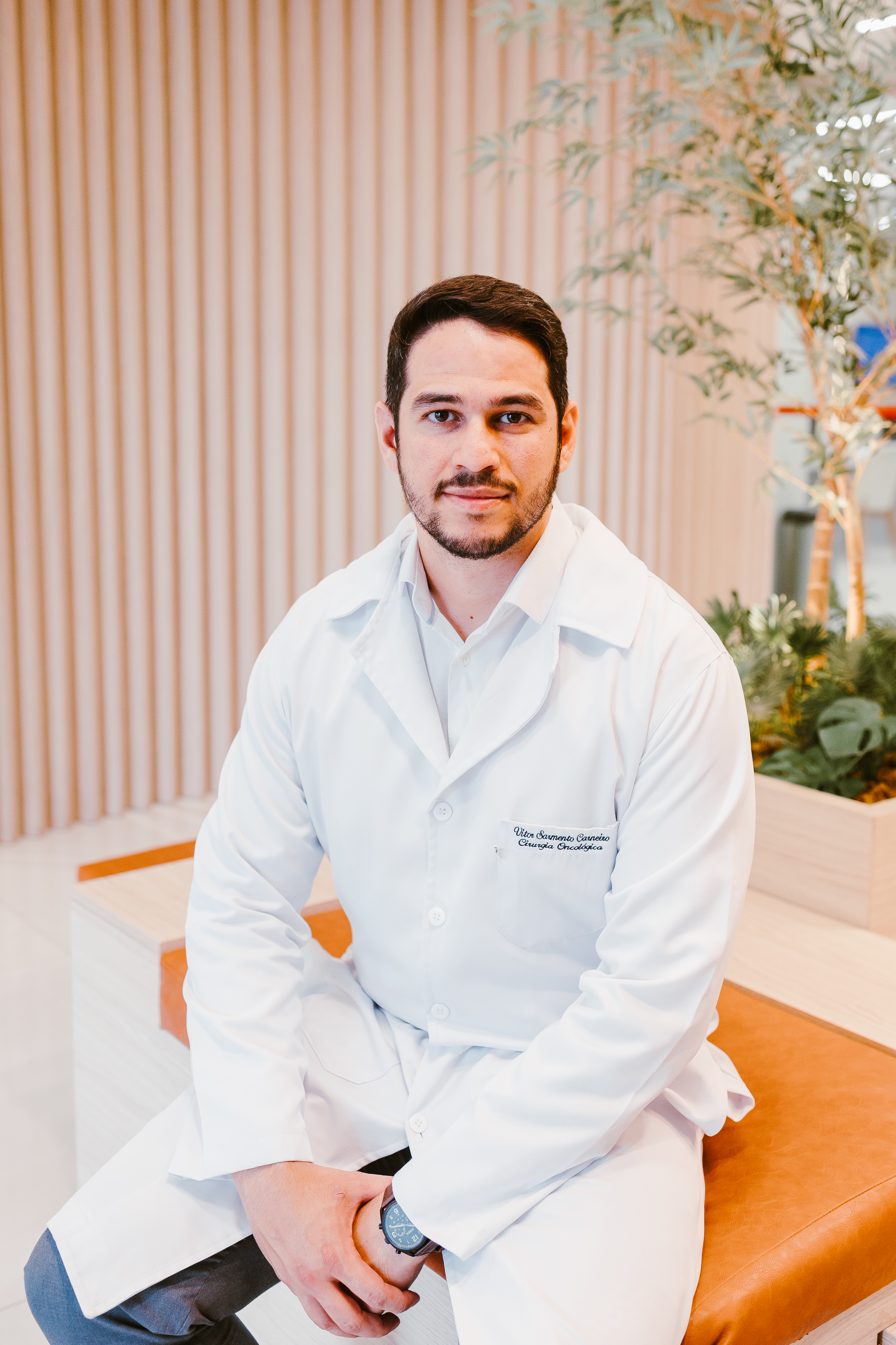 Dr. Vitor Sarmento Carneiro - Cirurgião Oncológico